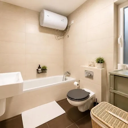 St Julian's Seafront 2br Spinola - Bbq & Peaceful
