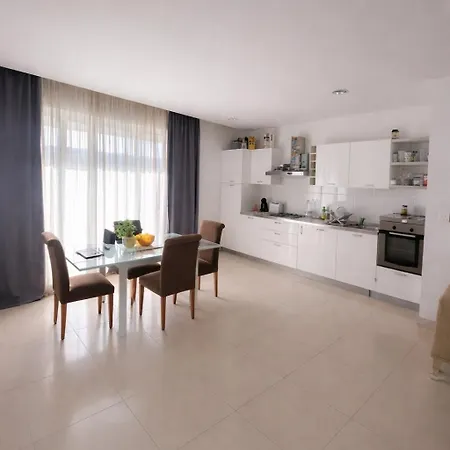 St Julian's Seafront 2br Spinola - Bbq & Peaceful 公寓 Saint Julian's