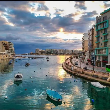 St Julian's Seafront 2br Spinola - Bbq & Peaceful *