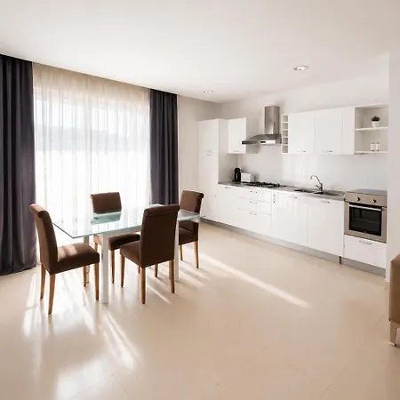 St Julian's Seafront 2br Spinola - Bbq & Peaceful شقة *